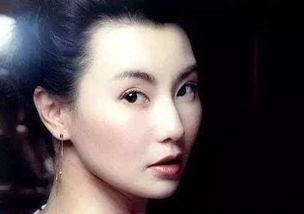 明星贴脸吃瓜图片,贴脸吃瓜，甜蜜温馨画面引网友热议